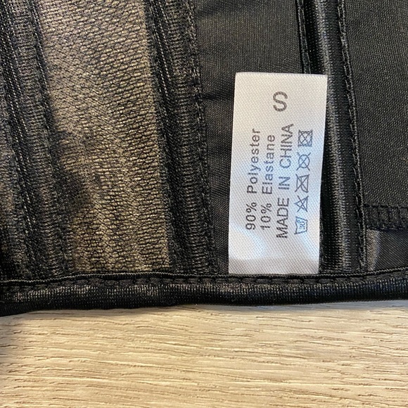 Black Corset - Picture 3 of 3